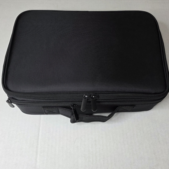 MAKEUP BAG 13x9x4.75 Adjustable Compartment & Strap. NEW - Picture 3 of 13